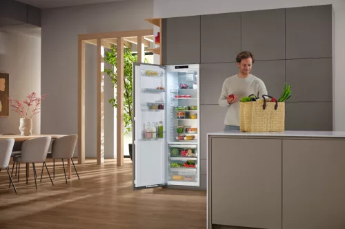 Miele K 7747 C Beépíthető hűtőszekrény, 178 cm fülkemagasság