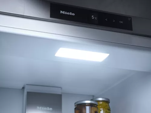 Miele K 7747 C Beépíthető hűtőszekrény, 178 cm fülkemagasság
