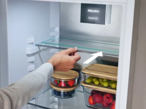 Miele K 7747 C Beépíthető hűtőszekrény, 178 cm fülkemagasság