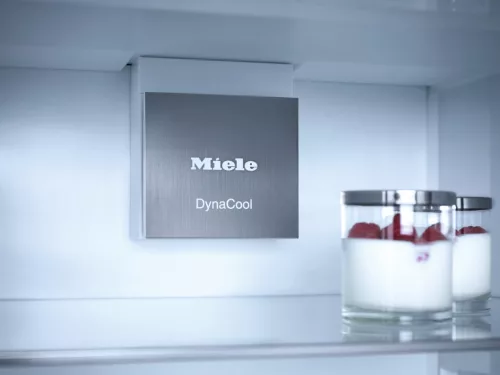 Miele KFN 7744 C Beépített hűtő-fagyasztó, 178 cm fülkemagasság
