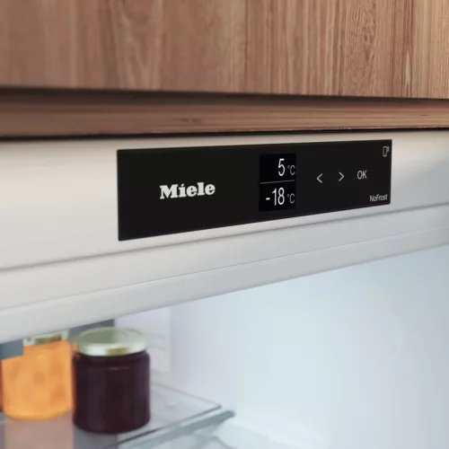 Miele KFN 7844 C XL beépített hűtő-fagyasztó, 194 cm fülkemagasság