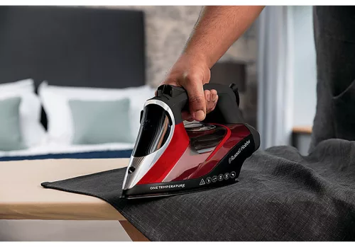 RUSSELL HOBBS 25090-56 gőzölős vasaló