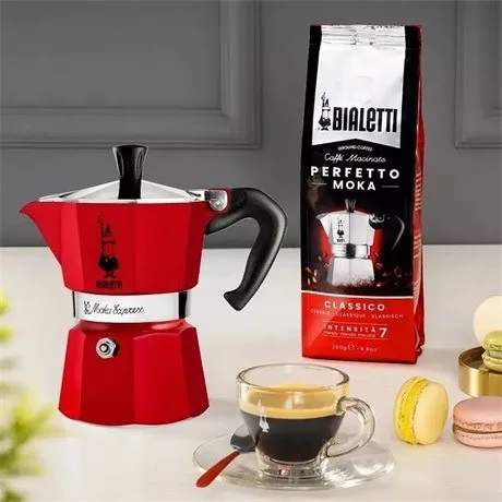 Bialetti 0004942 Moka Express kotyogós kávéfőző, piros, 3 adag