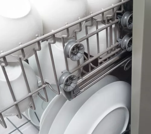 Amica DFM41E6qSEU keskeny, szabadonálló mosogatógép – 10 teríték, féltöltet