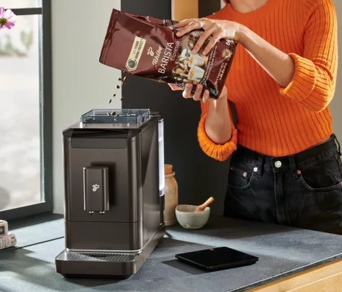 TCHIBO Esperto2 Caffè automata kávéfőző, 19 bar, 1,4 l, gránit fekete